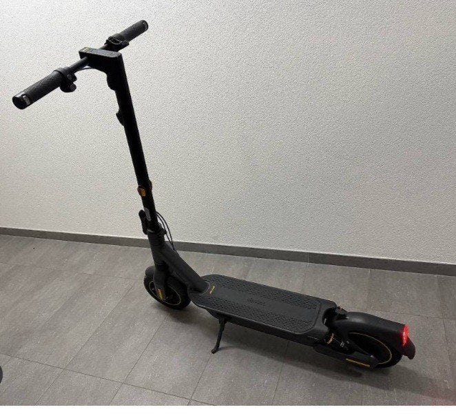 trotinette ninebot g2max rien rouler 200km prix fixe, Enlèvement ou Envoi