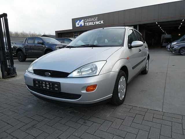 Ford Focus 1.6 i benzine 100pk Automaat 5d Ghia '00, https://public.car-pass.be/vhr/caea7a31-4ad6-4352-80c8-c16cbeee06ea, Bedrijf