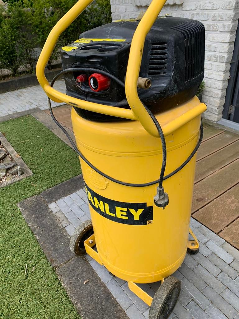Compressor stanley, Doe-het-zelf en Bouw, Ophalen, Zo goed als nieuw