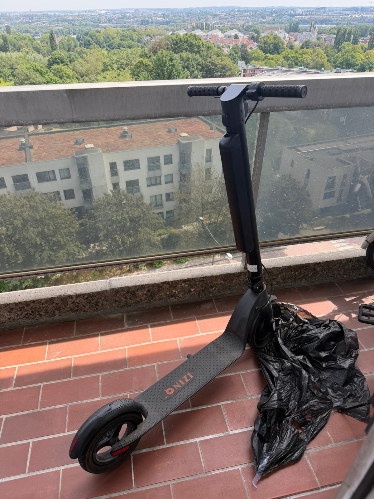 Trottinette électrique Izinq, Enlèvement, Comme neuf