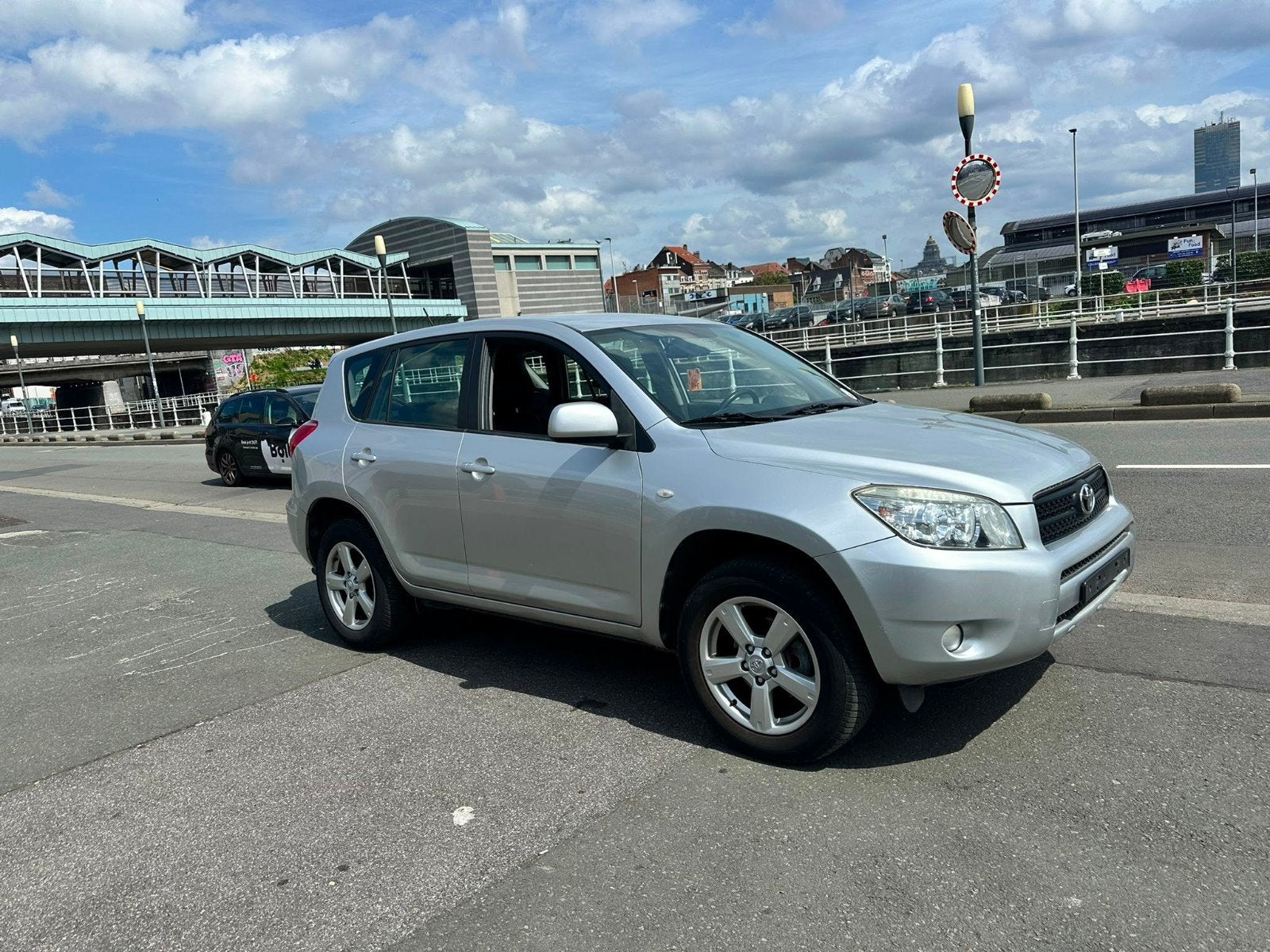 TOYOTA RAV4 2.0 I AUTOMATIQUE, Autos, Toyota, Cuir, Argent ou Gris, Achat, Entreprise