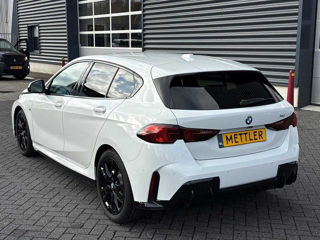 BMW 1-serie 120, M sport, harman kardon, memory seats, head-, Autos, BMW, Neuf, Cuir et Alcantara, Achat, Euro 6