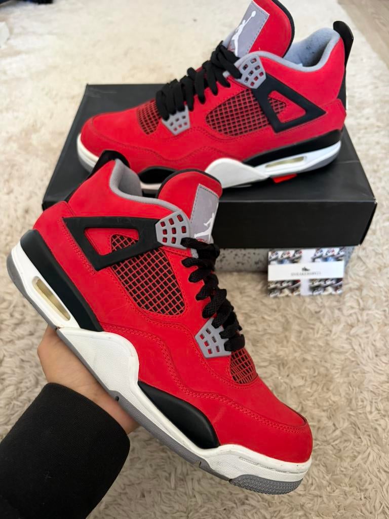 Jordan 4 Retro Toro Bravo (2013) 42, Kleding | Heren, Schoenen, Nieuw, Sneakers, Overige kleuren, Ophalen of Verzenden