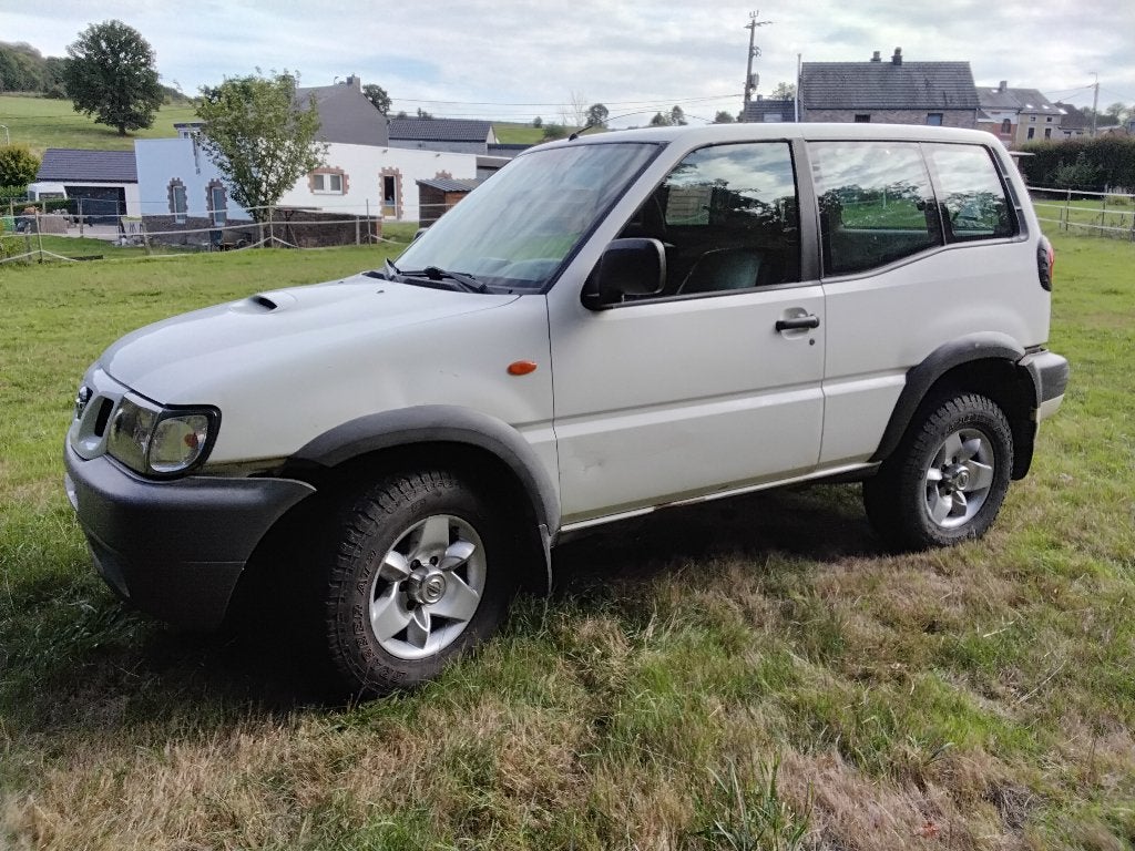Nissan Terrano, Autos, Euro 5, 2 places, Boîte manuelle, Noir