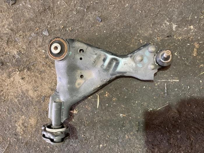 Draagarm links-voor van een Mercedes Vito, Gebruikt, -, Ophalen of Verzenden, -