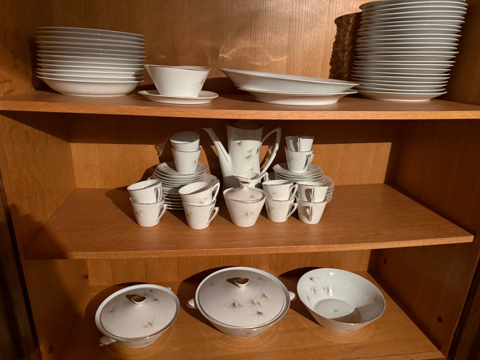 Eet- en Koffieservies Cerabel Porcelaine de Baudour, Antiek en Kunst, Antiek | Servies compleet, Ophalen