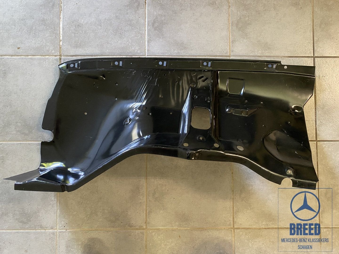 NOS binnenscherm rechts voor Mercedes-Benz W114 W115 /8, Auto-onderdelen, -, Nieuw, Ophalen of Verzenden, Bumper