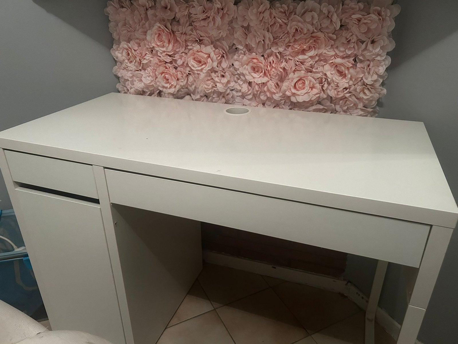 Ikea  witte bureau, Huis en Inrichting, Bureaus, Ophalen, Zo goed als nieuw, IKEA
