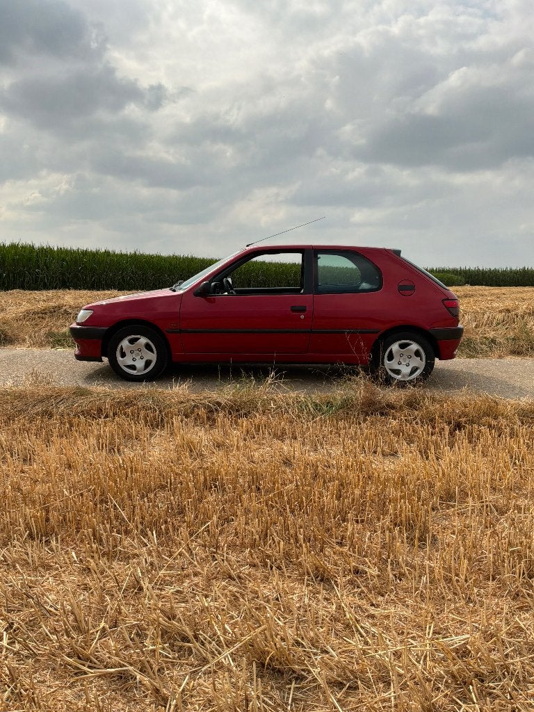 Peugeot 306 XS (oldtimer), Voorwielaandrijving, Zwart, 4 cilinders, 65 kW