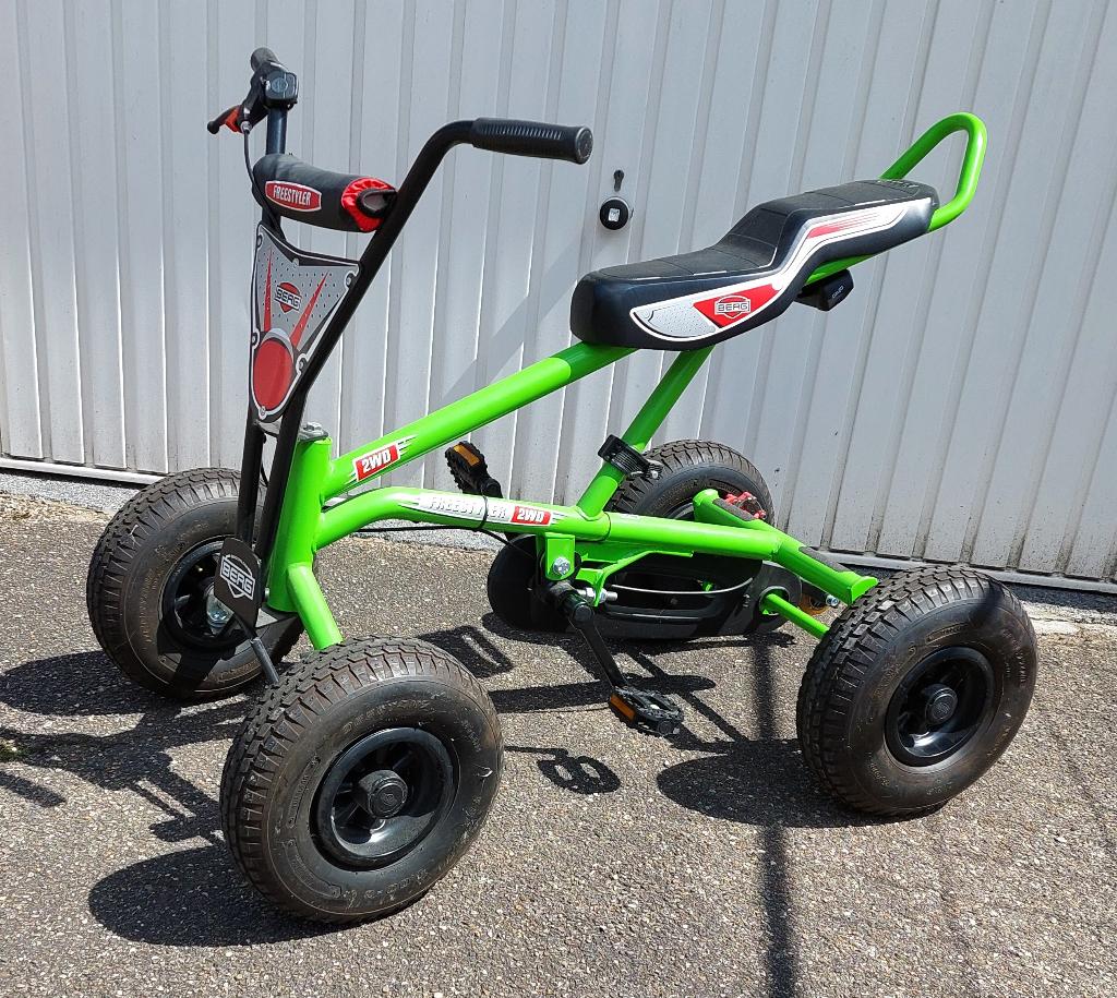 Berg freestyler 2WD QUAD, Kinderen en Baby's, Speelgoed | Buiten | Skelters, Ophalen, Zo goed als nieuw, Berg, Vrijloopautomaat