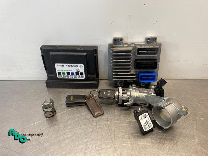 Serrure de contact + ordinateur d'un Chevrolet Aveo (Aveo 11, -, 3 mois de garantie, Utilisé, -