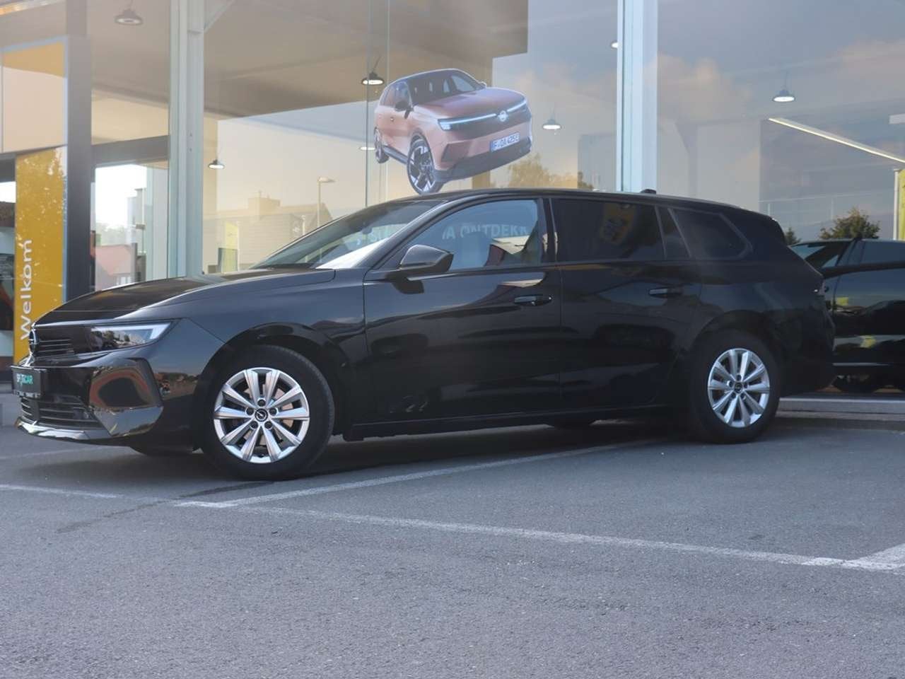 Opel Astra EDITION 1.2T MT6 110PK |CARPLAY|CAMERA|KEYLESS|Z, 0 kg, 1199 cc, 0 kg, Zwart
