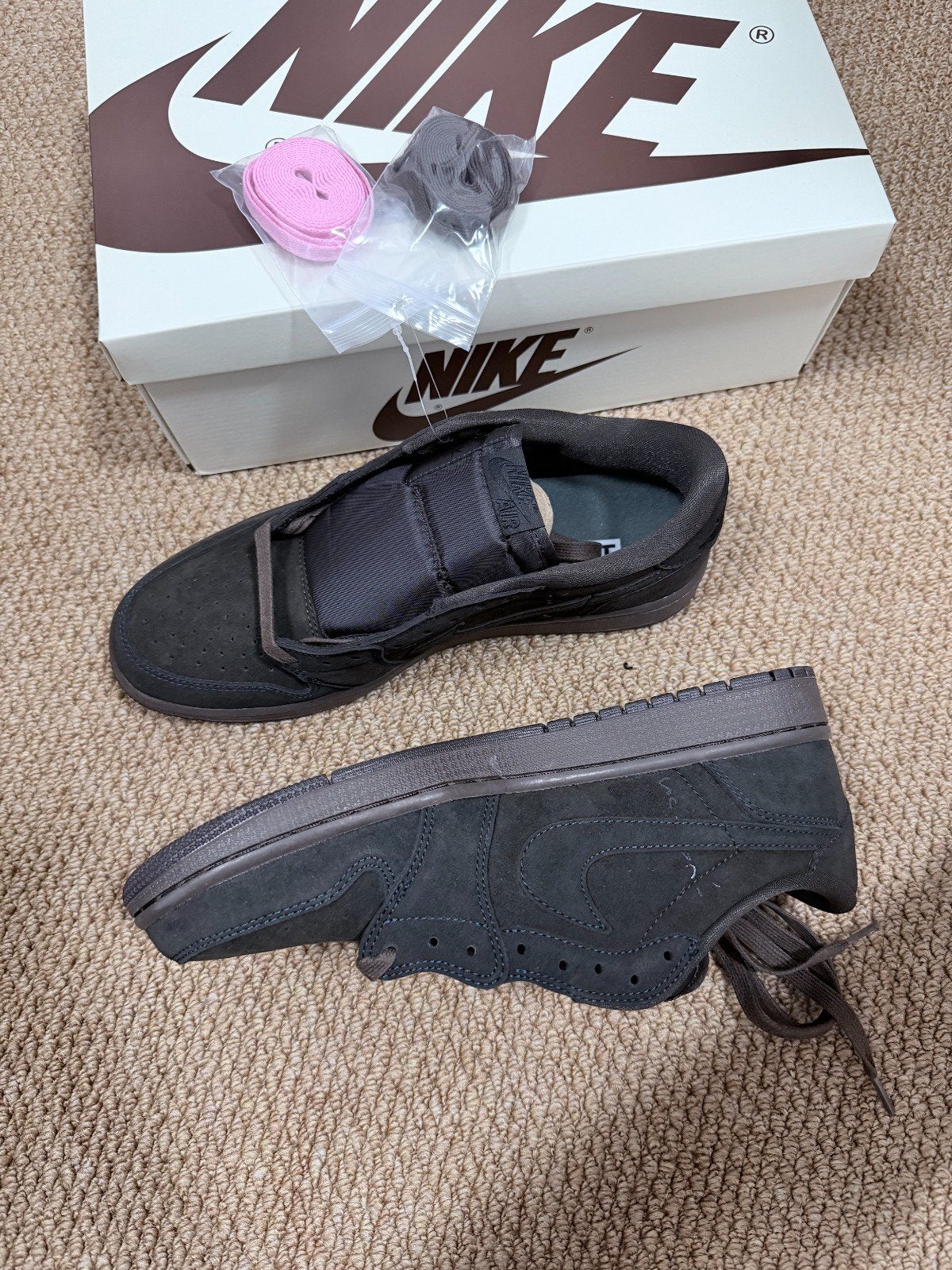 Jordan 1 Retro Low OG SP Travis Scott, Vêtements | Hommes, Chaussures, Enlèvement ou Envoi, Comme neuf