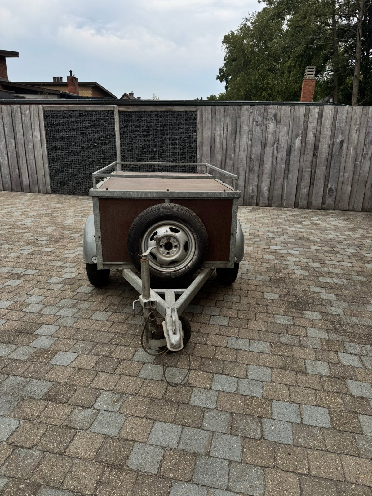 Gesloten aanhangwagen, Ophalen, Gebruikt