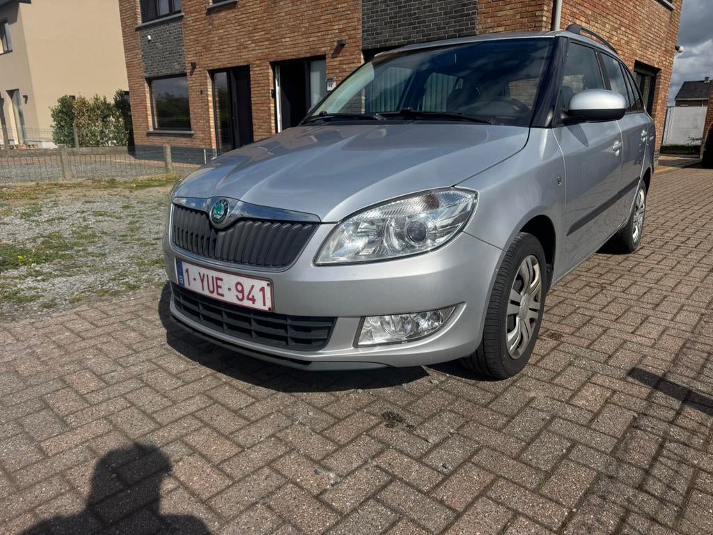 Skoda fabia te koop 1.6 tdi 90pk, Auto's, Skoda, Voorwielaandrijving, Euro 5, Stof, Zwart