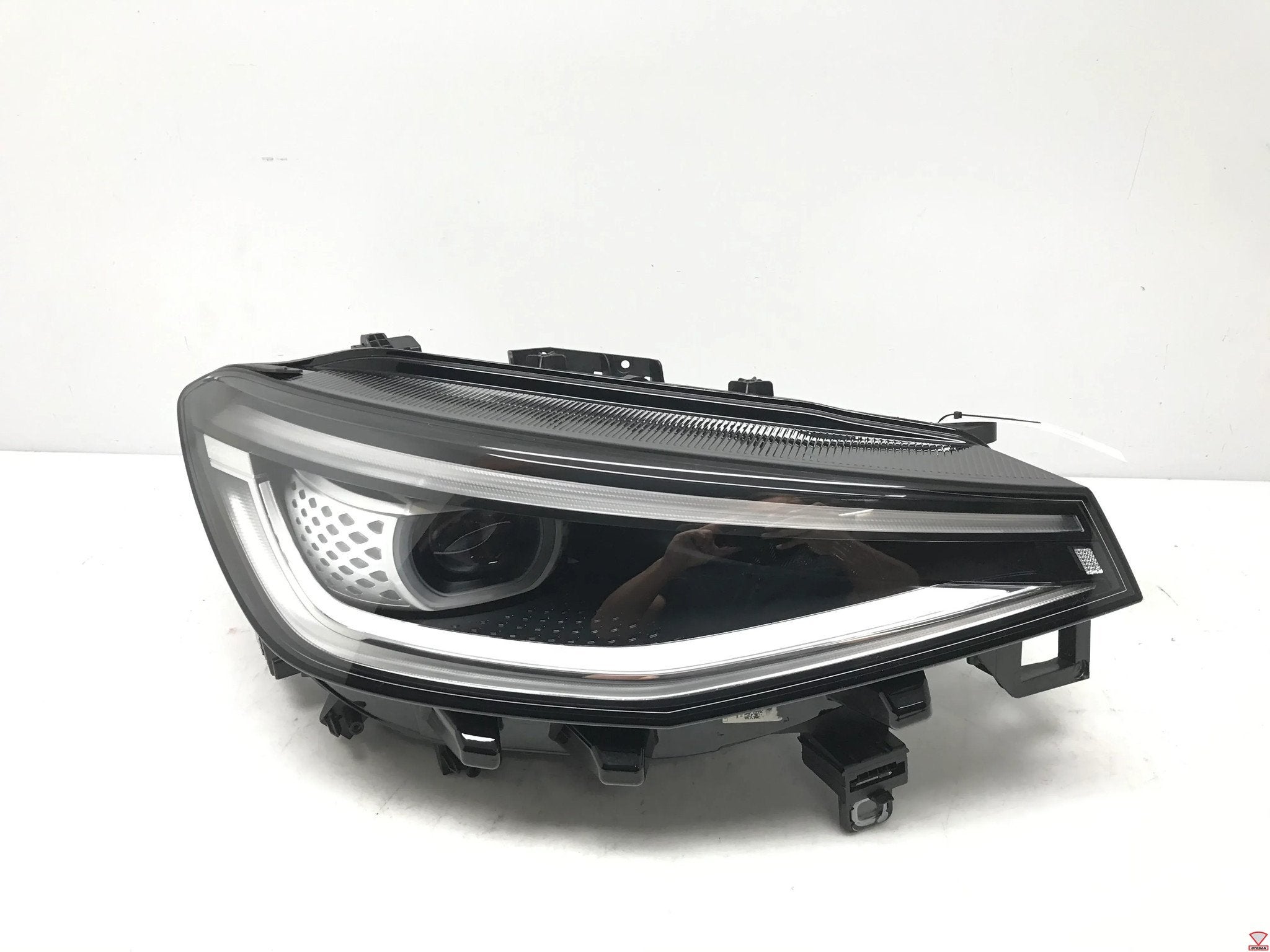 VW ID.4 Vol LED IQ Light Koplamp Rechts 11B941036F, Gebruikt, Volkswagen, Volkswagen AG, Vw@volkswagen.de