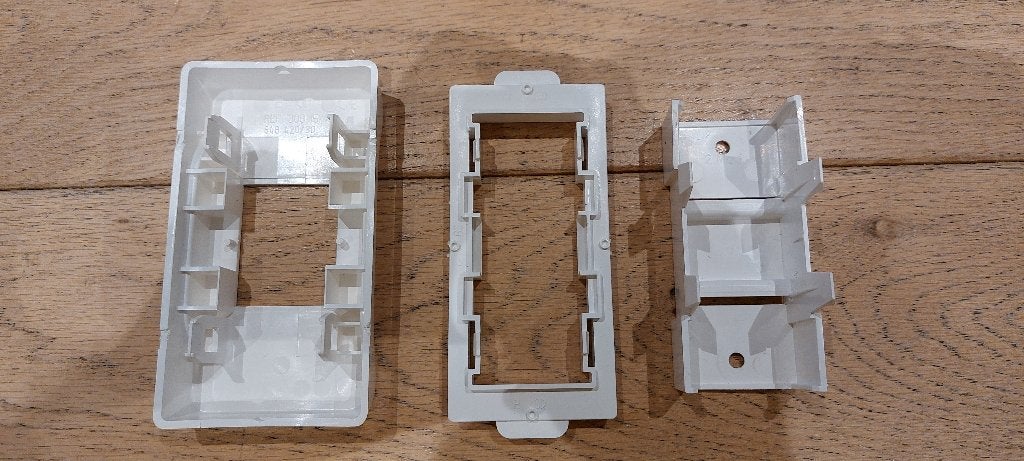 18 Sup. disj. DIN 2 module goulotte DLP Legrand 308 15, Bricolage & Construction, Enlèvement, Comme neuf, Autres marques, Tableau électrique