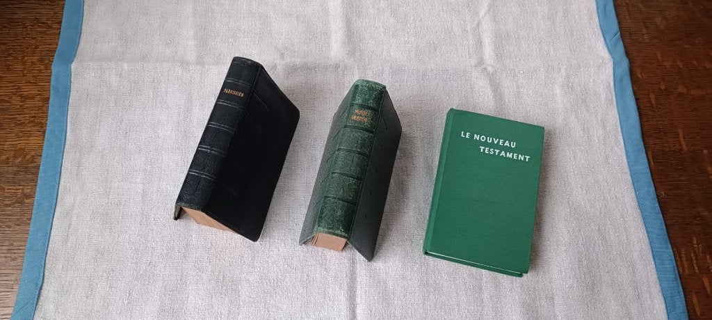 Missels + Nouveau Testament, Enlèvement, Utilisé, Christianisme | Catholique