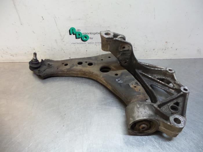 Bras de suspension avant gauche d'un Seat Ibiza (Ibiza 02-), -, 3 mois de garantie, Utilisé, -