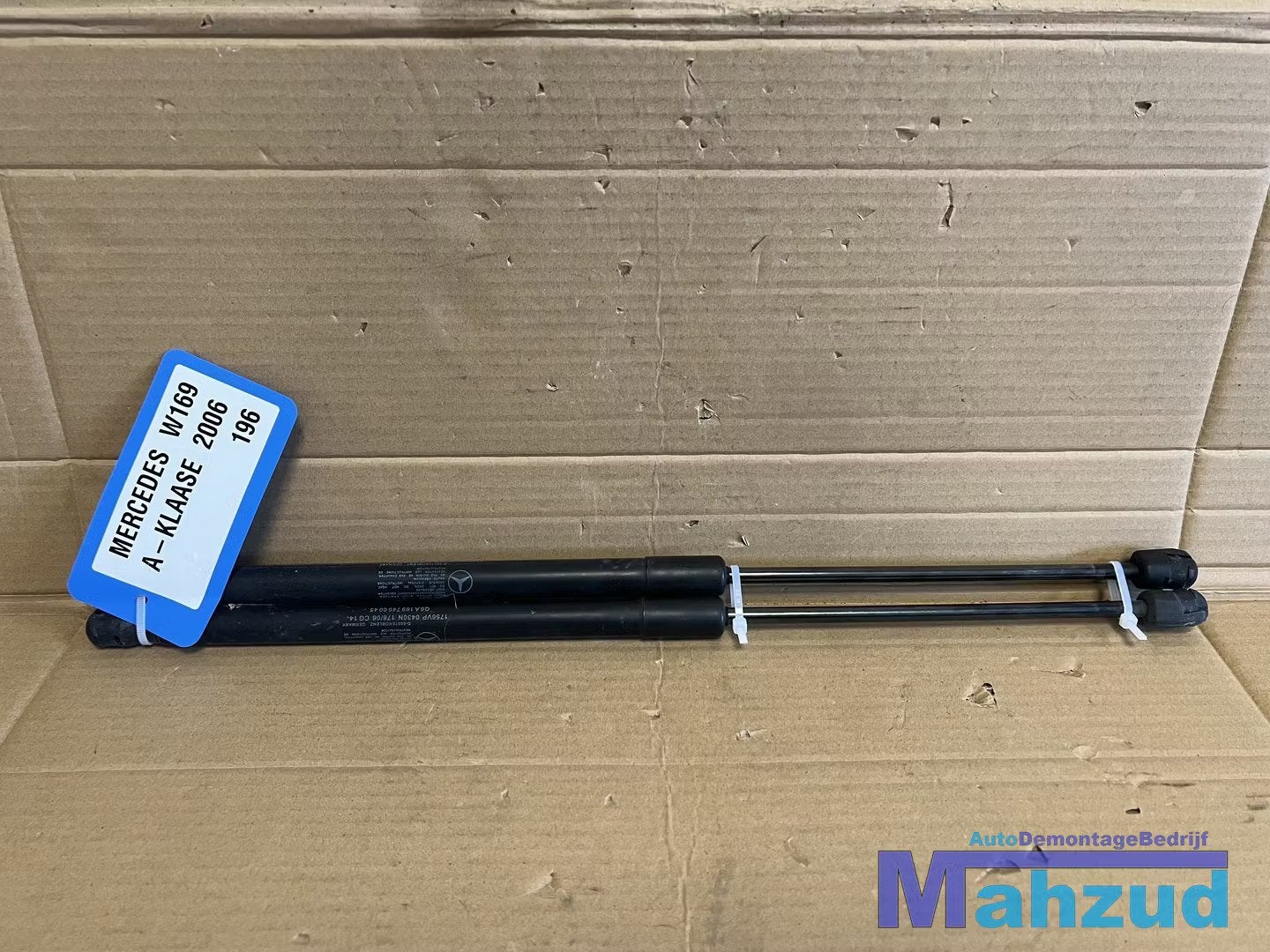 MERCEDES A KLASSE W169 Achterklep gasveer set 2004-2012, Mercedes-Benz, Utilisé, Mercedesstrasse 120
70372  Stuttgart, DE, Dialog@mercedes-benz.com