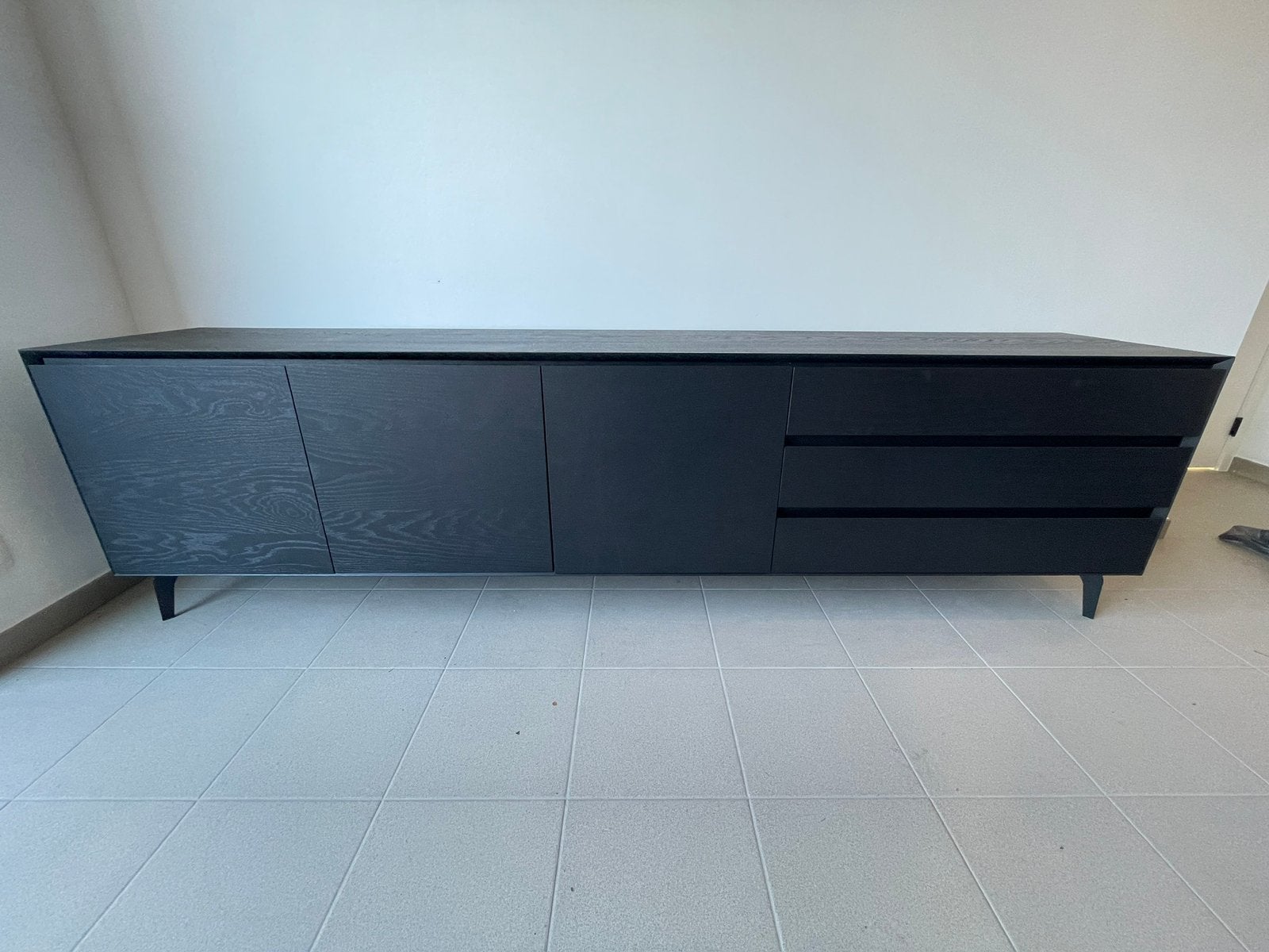 Buffet noir - bois de chêne - 240 x 69 x 45 - état neuf, 25 à 50 cm, 200 cm ou plus, Comme neuf, Enlèvement