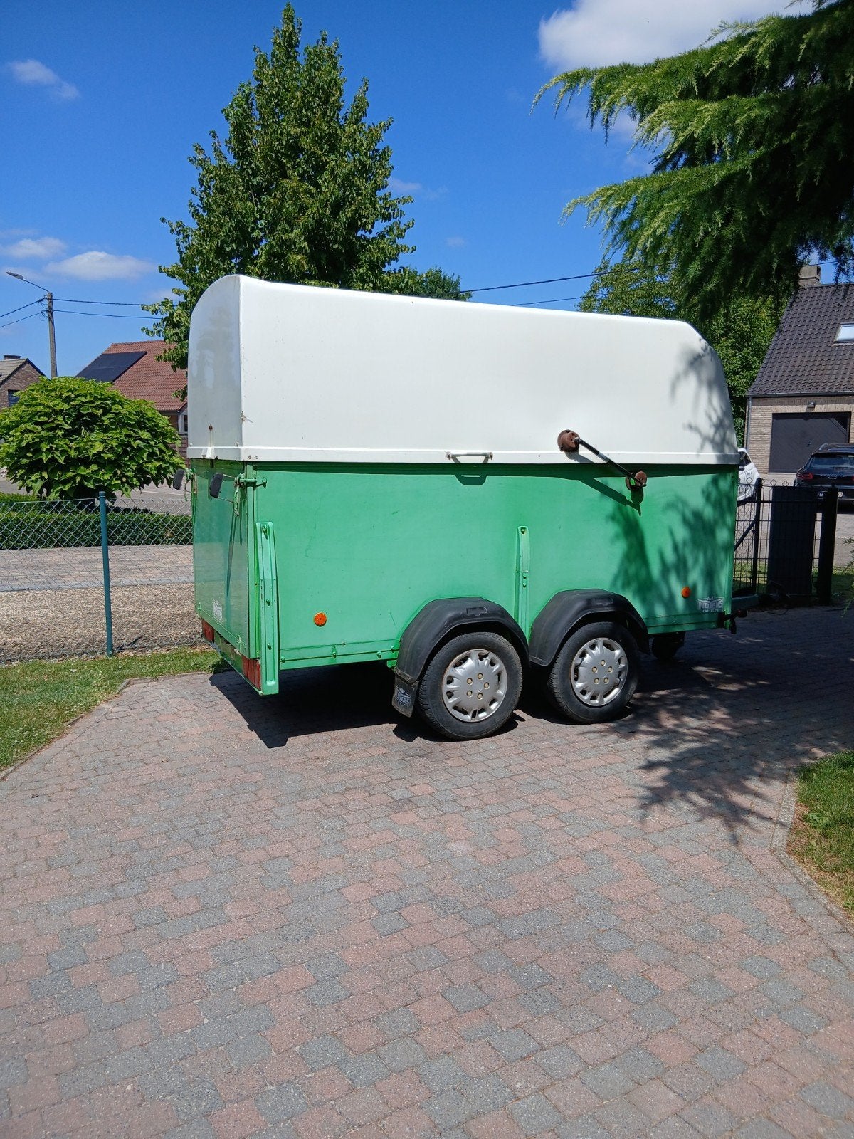 Gesloten aanhanger westfalia, Ophalen