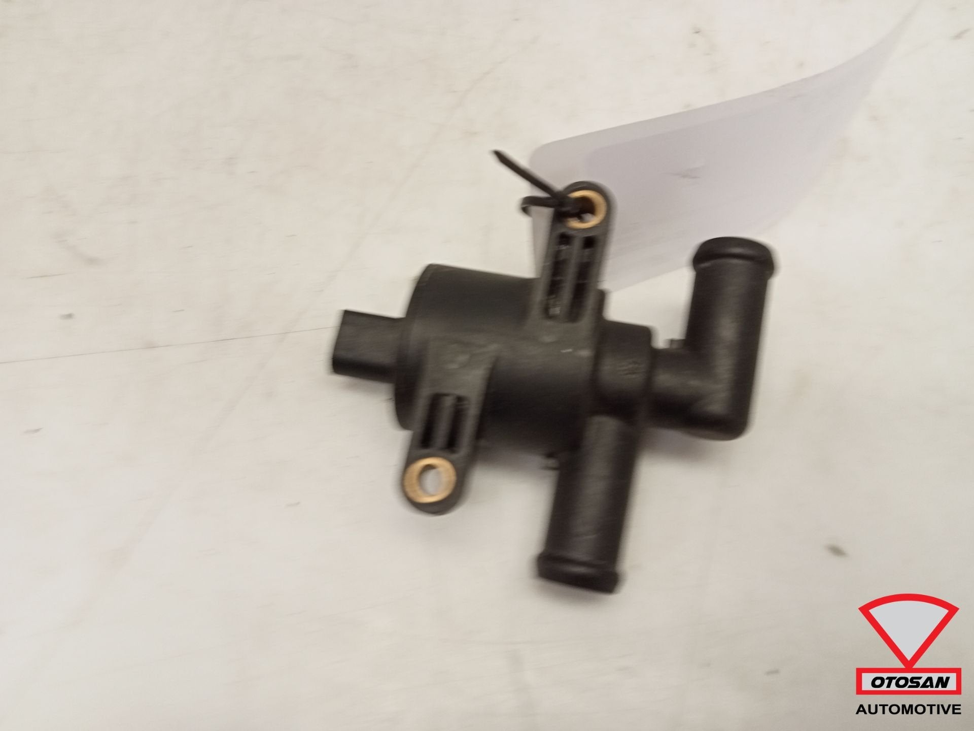 lectrovanne de pompe eau pour VW Audi, Seat, Skoda, VAG, 4H0, AUDI AG, Auto-Union-Strasse 1
85045  Ingolstadt, DE, Audi, Utilisé