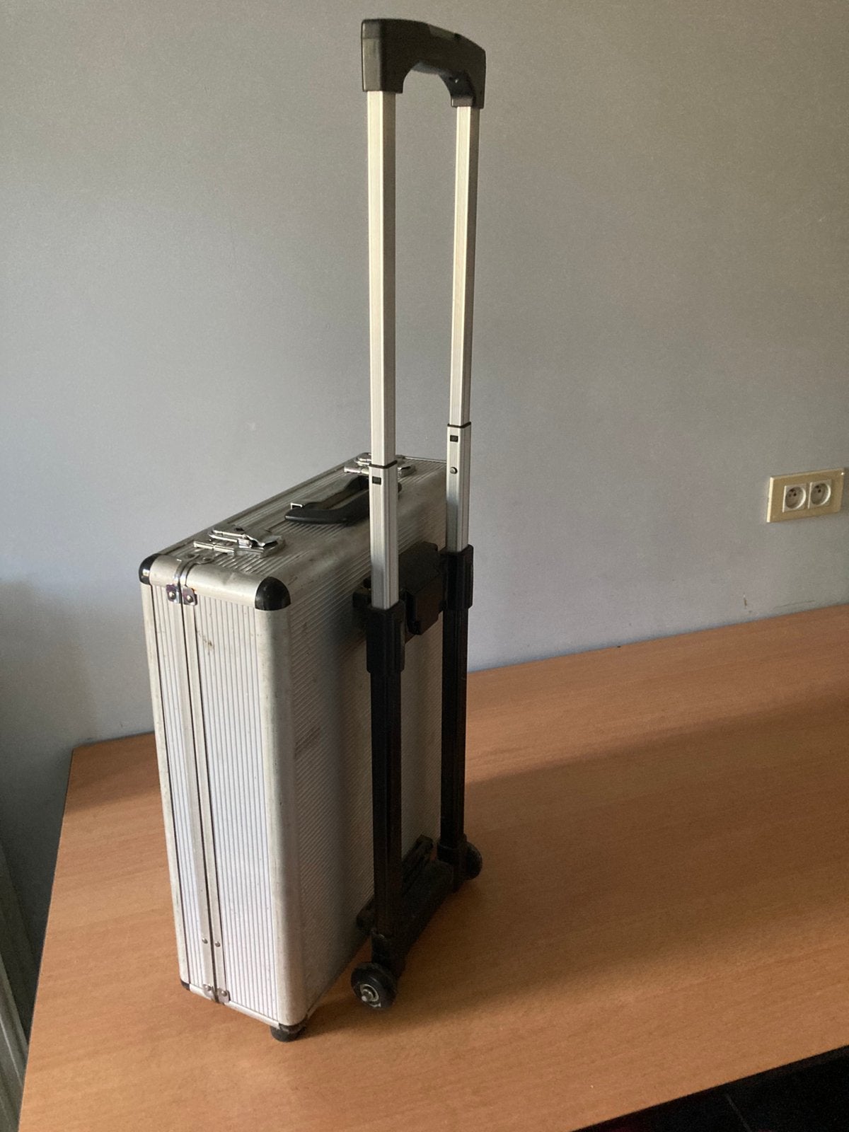 Gereedschaps trolley, Doe-het-zelf en Bouw, Gereedschapskisten, Ophalen, Zo goed als nieuw