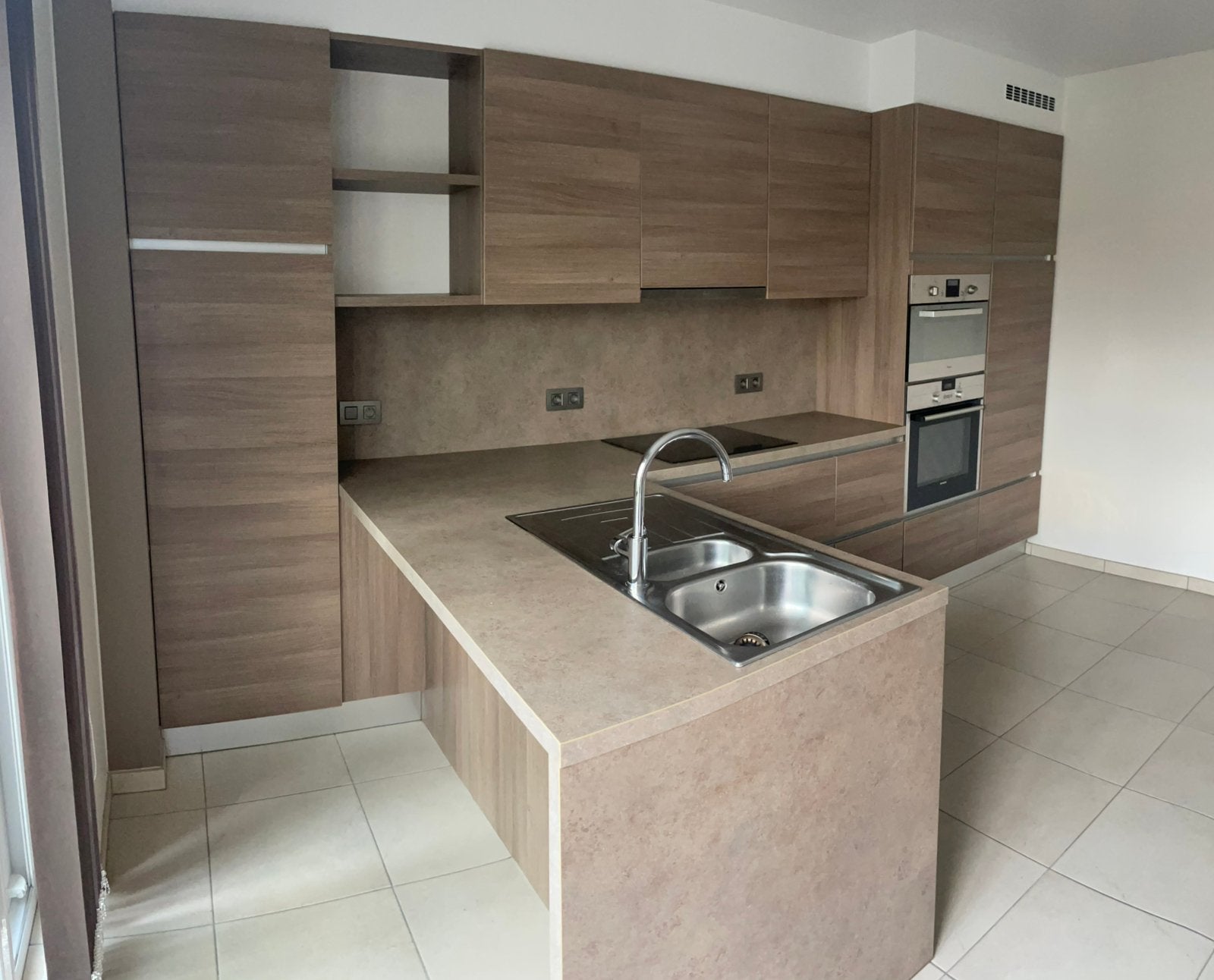 Keuken Super Chic, Ophalen, Bruin, Enkelwandige keuken, Zo goed als nieuw
