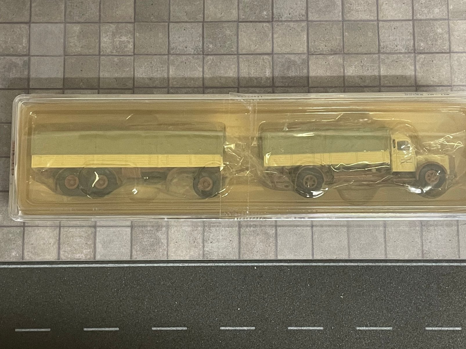 Brekina KAELBLE K832L combinatie 1/87, Hobby & Loisirs créatifs, Voitures miniatures | 1:87, Enlèvement ou Envoi, Comme neuf, Bus ou Camion