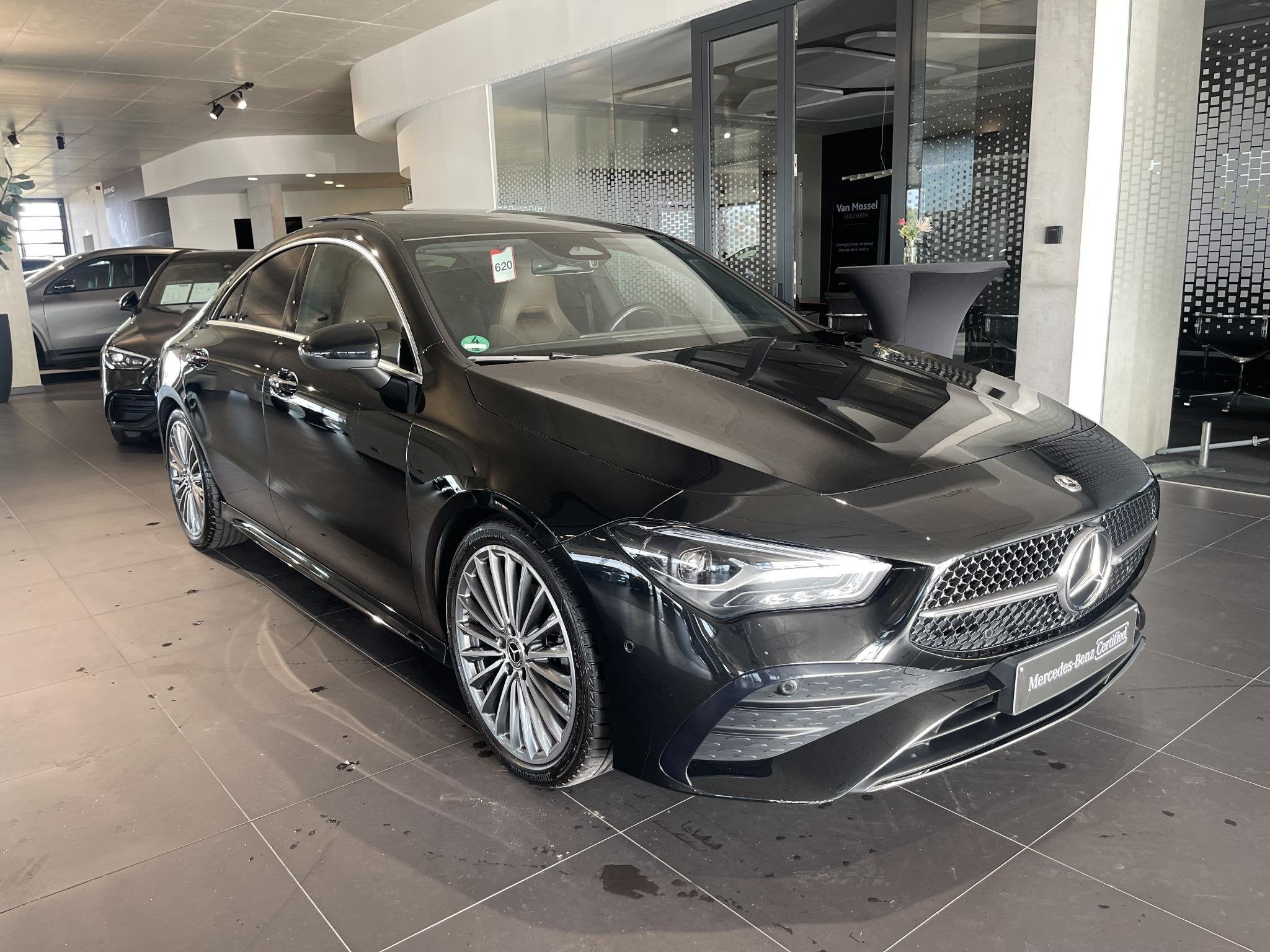 Mercedes-Benz CLA-Klasse 180 AMG Line Coupé + PANORAMISCH D, Autos, 100 kW, Achat, Entreprise, Entretenue par le concessionnaire