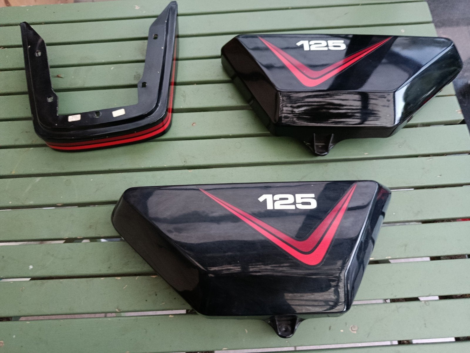 Yamaha rd 125 zijkapjes en achtrstuk zadel, Enlèvement ou Envoi, Selle, Yamaha