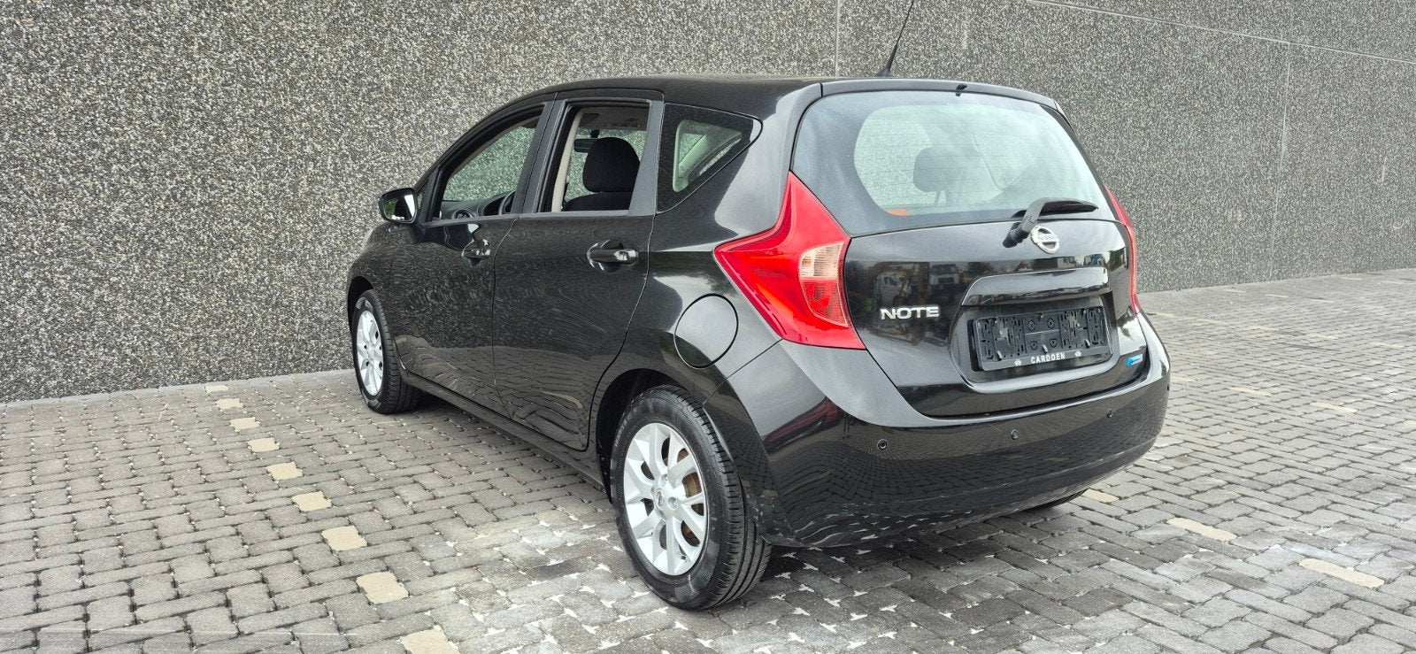 Nissan Note 1.2i GEKEURD + ONDERHOUD, Auto's, Stof, Zwart, Zwart, Bedrijf