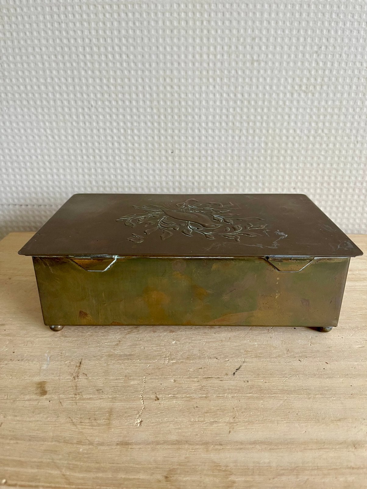 Boîte vintage en cuivre avec relief d'oiseaux, Enlèvement ou Envoi