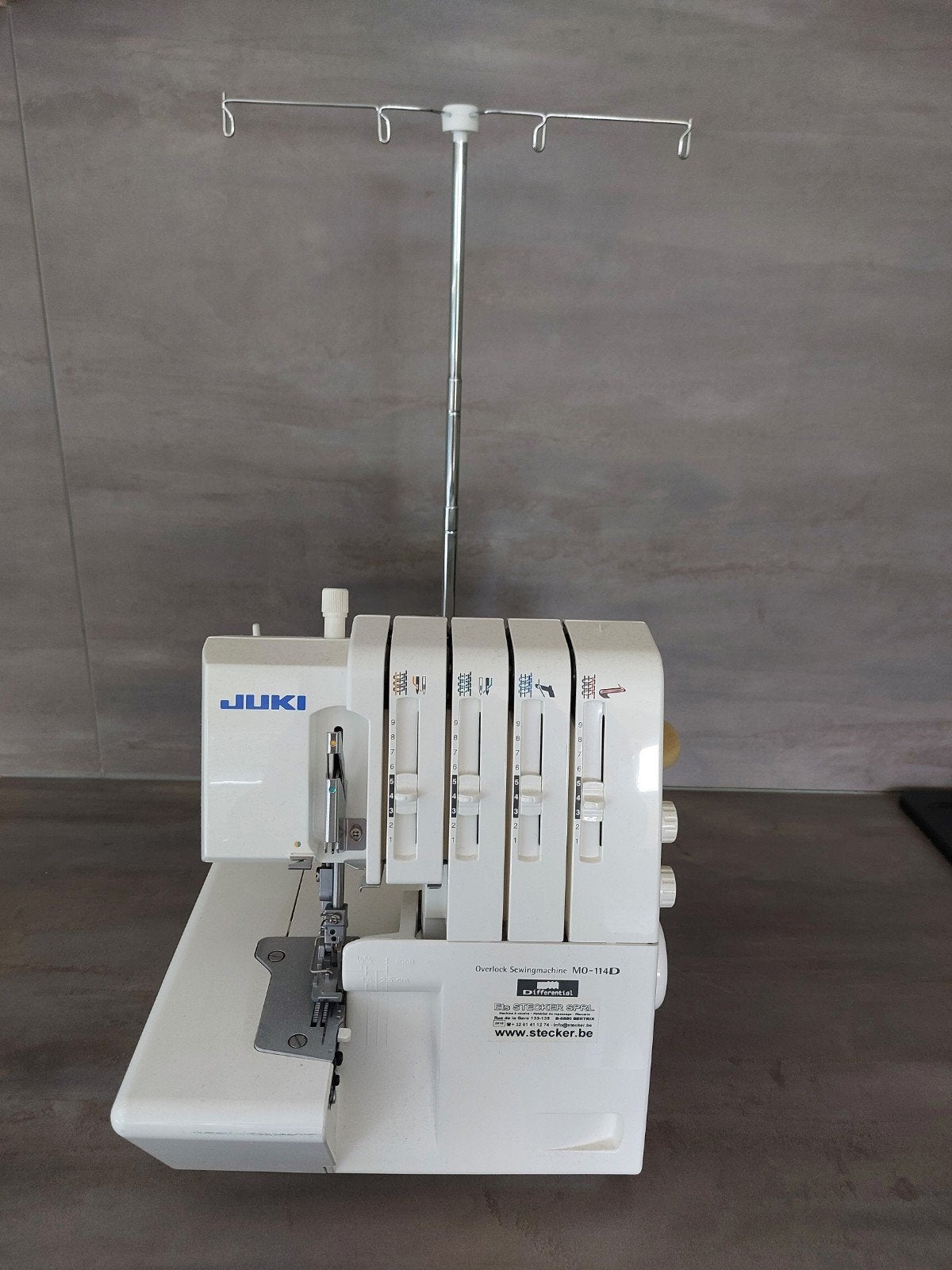 Overlockmachine Juki MO-114D, Hobby en Vrije tijd, Naaimachines en Toebehoren, Ophalen, Nieuw, Lockmachine, Overige merken