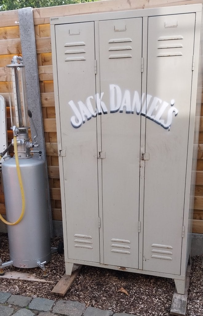 3 doors locker, Enlèvement