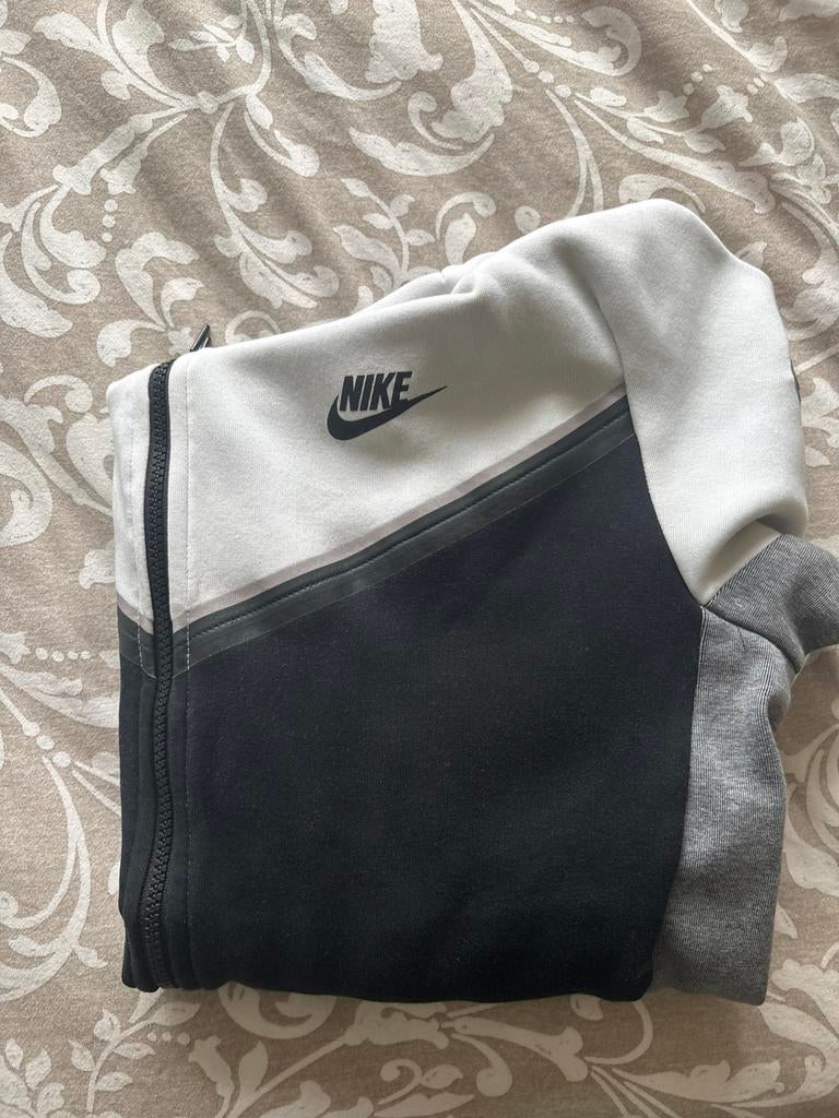 Nike tech vest maat M, Enlèvement ou Envoi, Comme neuf, Taille 48/50 (M)