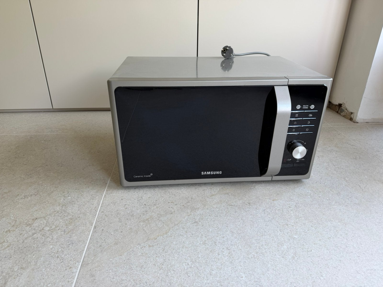 Samsung microgolf (MS23F301TAS), Elektronische apparatuur, Ophalen, Gebruikt, Microgolfoven, Draaiplateau