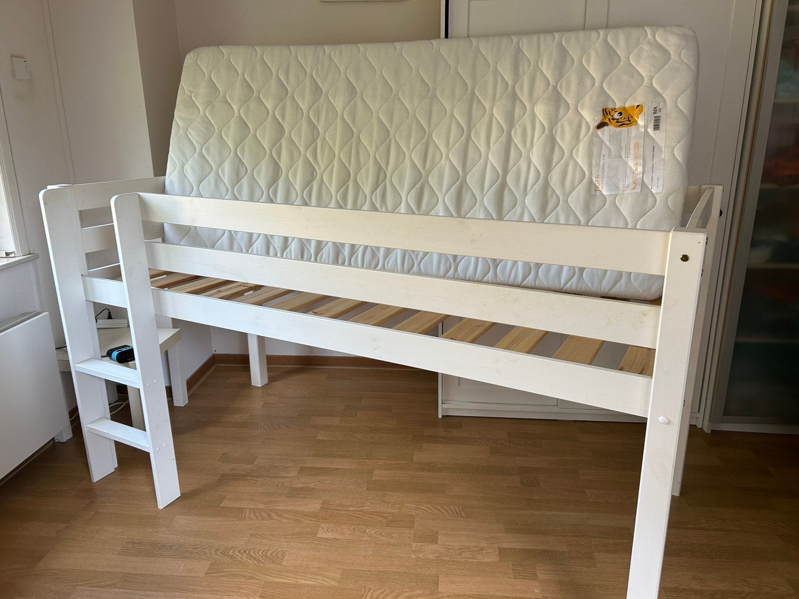 Stapelbed (hoogslaper) + matras, Kinderen en Baby's, Kinderkamer | Stapelbedden en Hoogslapers, Ophalen, Zo goed als nieuw, Hoogslaper