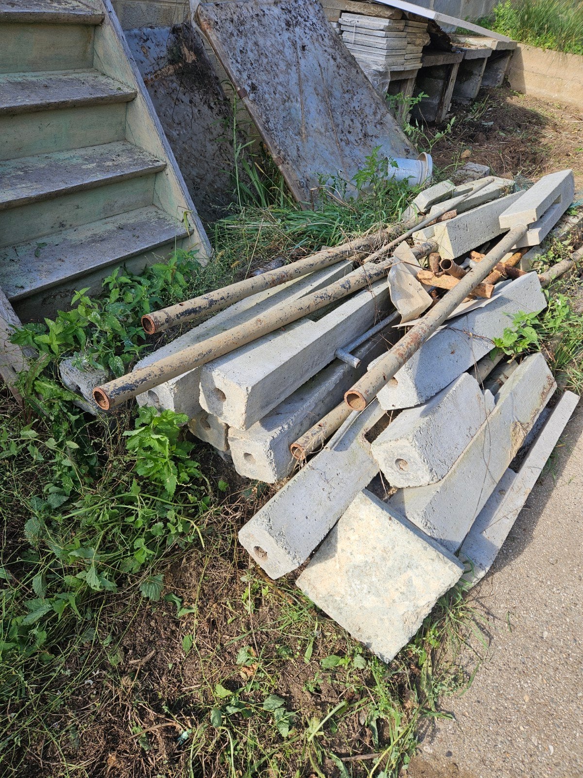 piquets en beton, Enlèvement, Autres métaux