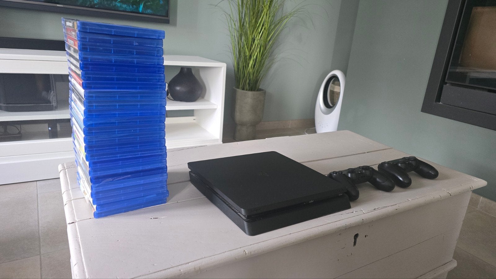 Console PS4 slim + 2 manettes + 23 jeux, Consoles de jeu & Jeux vidéo, Enlèvement, Utilisé, Autres genres