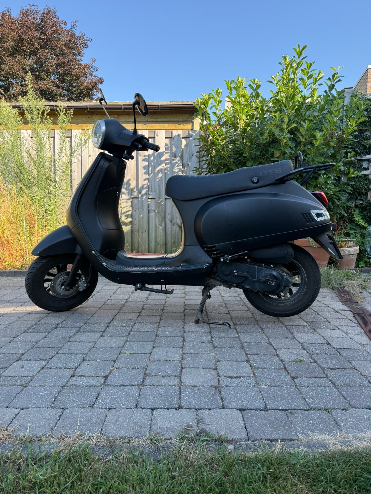Brommer te koop! Matzwart goed in orde! Papieren aanwezig., Ophalen of Verzenden, Zo goed als nieuw