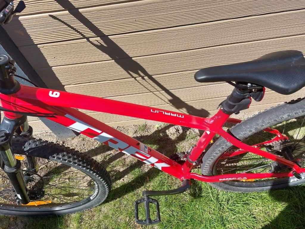 Fiets trek te koop band moet vervangen worden, Ophalen