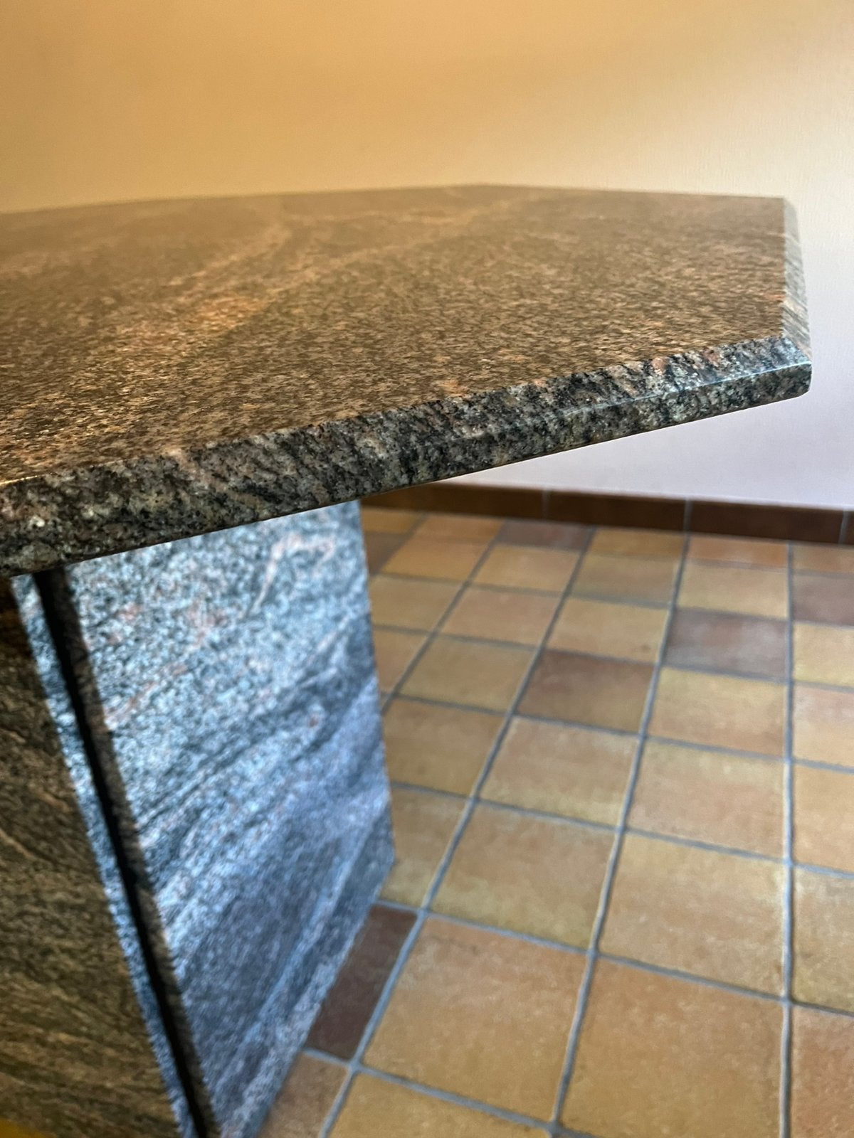 Granieten tafel 1m20x1m20, Ophalen, Zo goed als nieuw