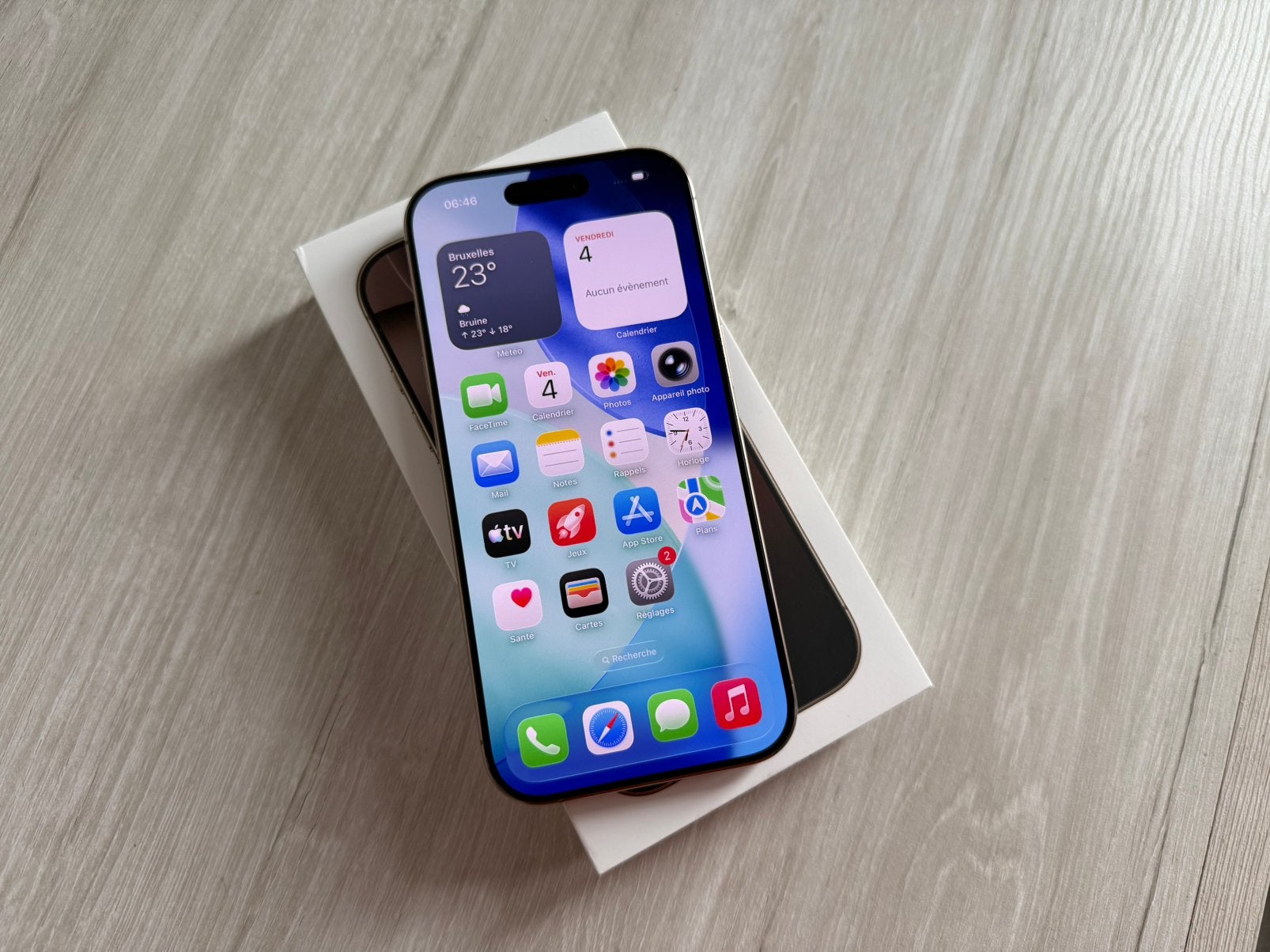 iPhone 16 Pro 128GB Gold, En très bon état, IPhone 16 Pro, 128 GB, Or, Comme neuf