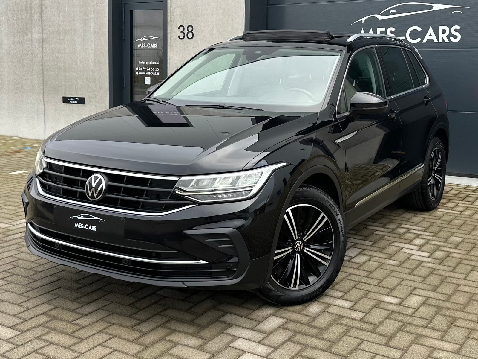 Volkswagen Tiguan 2.0TDI 150PK Premium DSG / Pano 2023, Auto's, Dealer onderhouden, Stof, 5 deurs, SUV of Terreinwagen