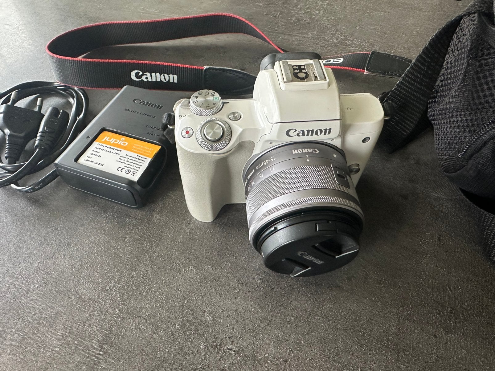 Canon eos M50 + tas + extra batterij, Audio, Tv en Foto, Ophalen, Zo goed als nieuw, Canon