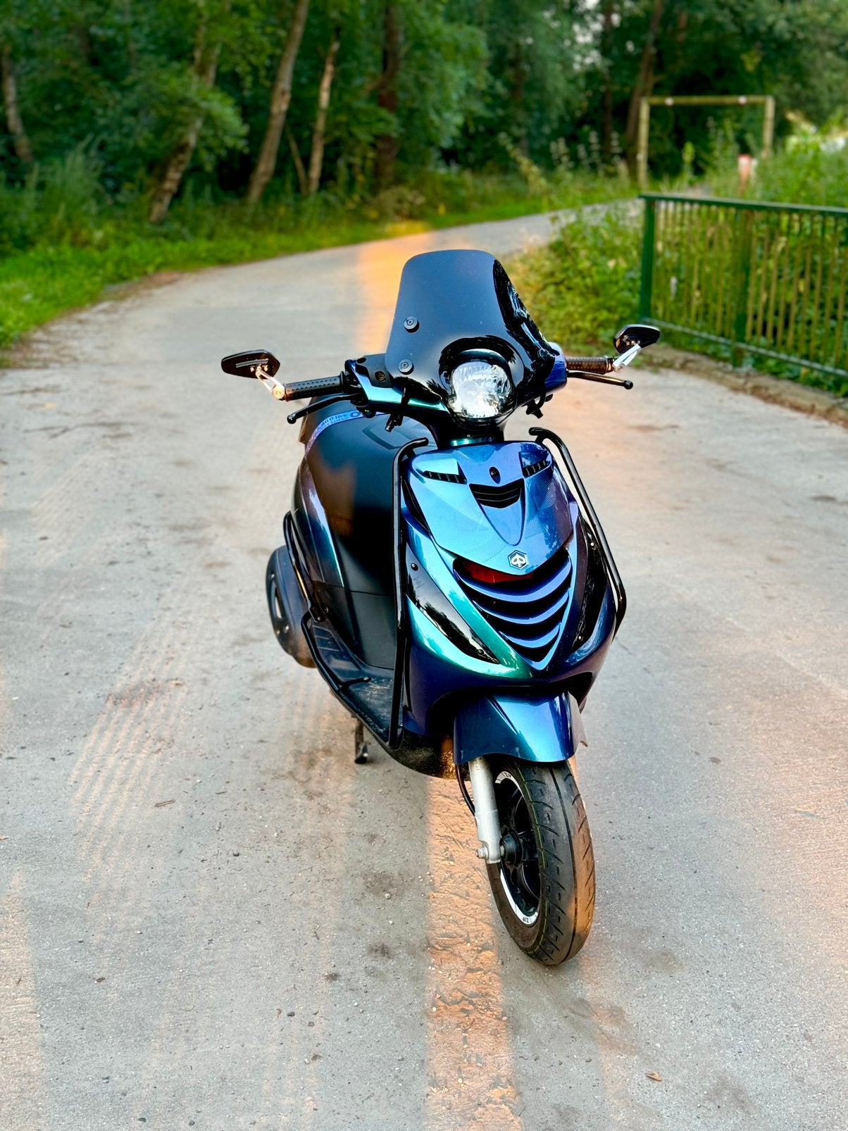 Piaggio Zip iGet Euro 5 2023 – 2435 km met Malossi ecu, Fietsen en Brommers, Scooters | Piaggio, Zo goed als nieuw, Zip, Klasse A (25 km/u)