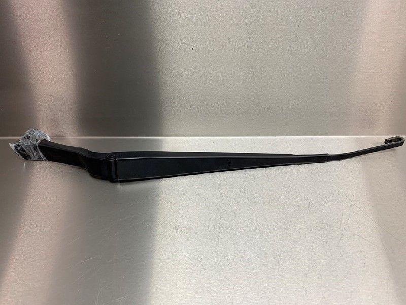 RUITENWISSERARM VOOR Nissan Qashqai (J11) (01-2013/-), Gebruikt, Nissan