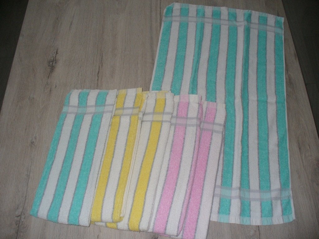 Handdoeken Nieuw!!, Ophalen of Verzenden, Nieuw, Handdoek